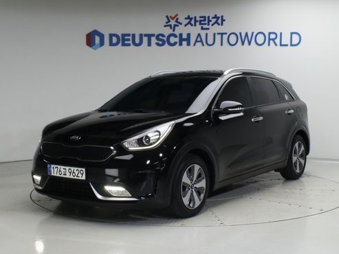 Kia Niro Prestige — пробег 170 960 км — фото 1 из 5