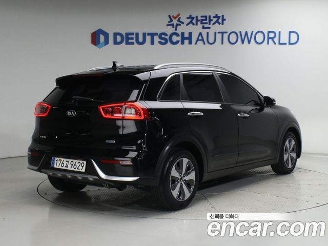 Kia Niro Prestige — пробег 170 960 км — фото 2 из 5