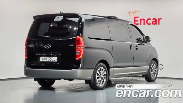 Hyundai Starex Urban 9-Seater Exclusive — пробег 118 222 км — фото 2 из 5