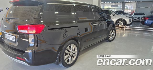 Kia Carnival 9-seater Noblesse — пробег 231 240 км — фото 3 из 5