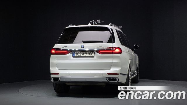 BMW X7 xDrive 40i Design Pure Excellence 6-Seater — пробег 44 277 км — фото 4 из 5