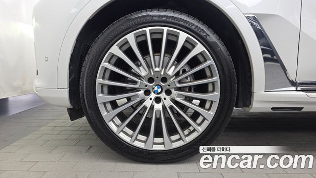 BMW X7 xDrive 40i Design Pure Excellence 6-Seater — пробег 44 277 км — фото 5 из 5