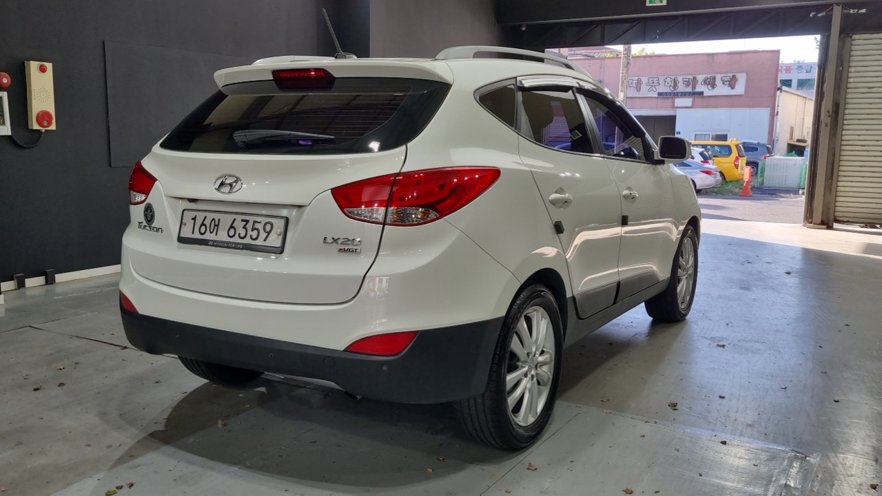 Hyundai Tucson Diesel 2WD LX20 Luxury — пробег 176 515 км — фото 2 из 5