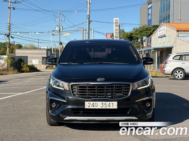 Kia Carnival 9-Seater Luxury — пробег 168 000 км — фото 3 из 5