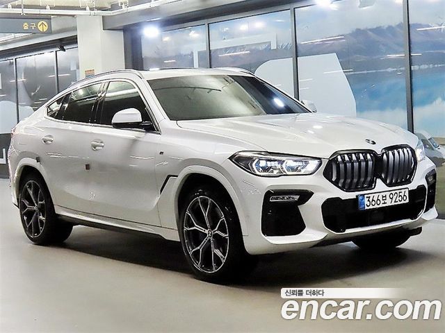 BMW X6 xDrive40i M Sport — пробег 52 529 км — фото 1 из 5