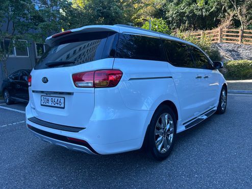 Kia Carnival 9-seater Noblesse — пробег 110 433 км — фото 5 из 5