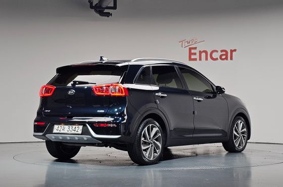 Kia Niro Prestige — пробег 116 019 км — фото 2 из 5