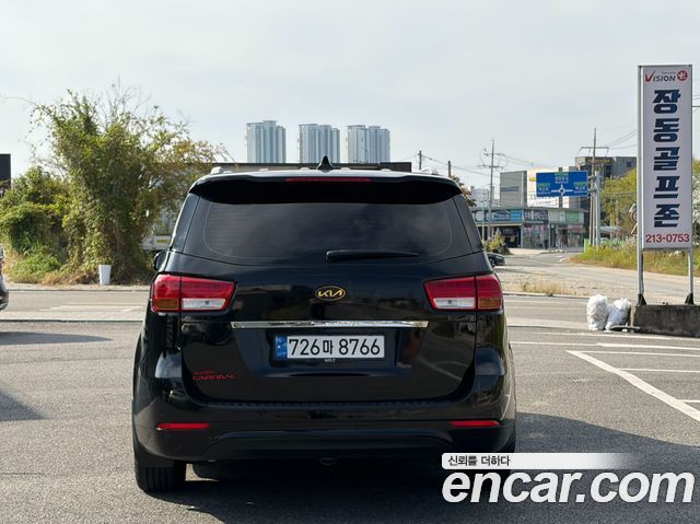Kia Carnival 11-seater Noblesse — пробег 152 000 км — фото 4 из 5