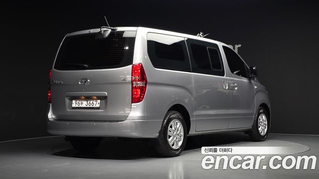 Hyundai Starex Van 5-Seater Smart — пробег 141 262 км — фото 2 из 5