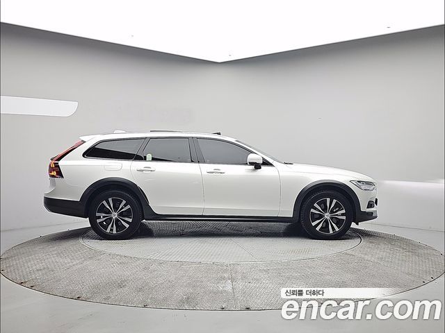 Volvo V90 B5 Plus AWD — пробег 9 564 км — фото 3 из 5