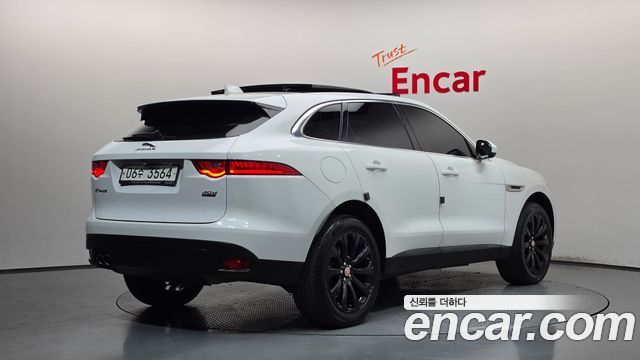 Jaguar F-PACE 20d Prestige — пробег 155 088 км — фото 2 из 5