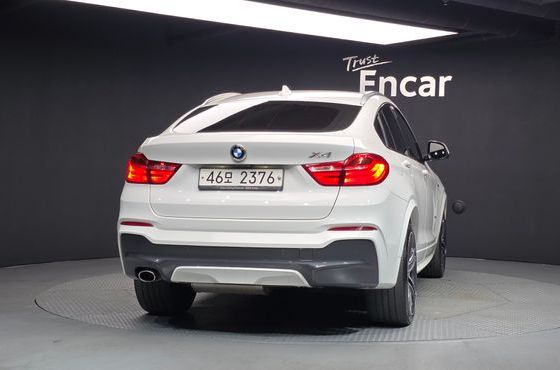 BMW X4 xDrive20d M Sport — пробег 154 084 км — фото 4 из 5