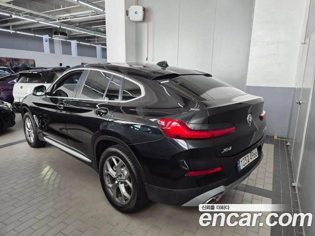 BMW X4 xDrive20i xLine — пробег 38 876 км — фото 2 из 5
