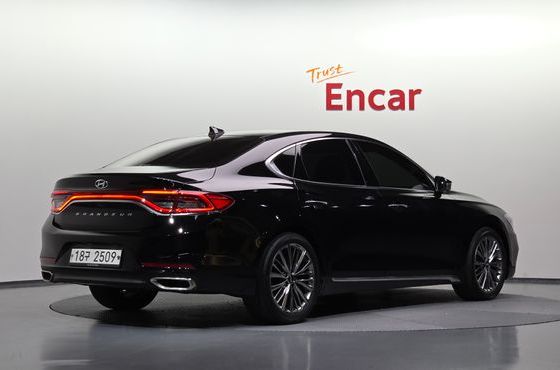 Hyundai Grandeur 3.3 Celebrity — пробег 88 928 км — фото 2 из 5