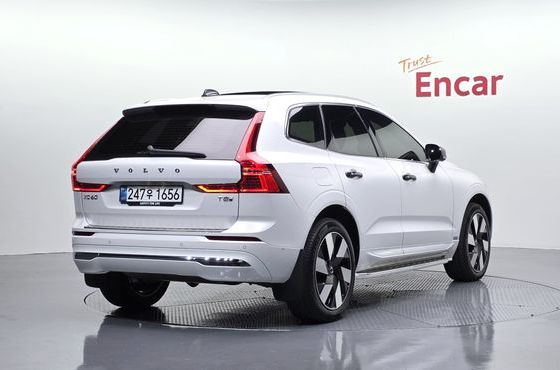 Volvo XC60 T8 Ultra Bright — пробег 5 449 км — фото 2 из 5