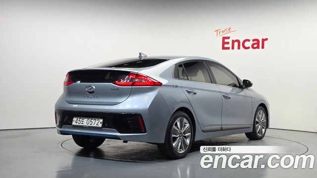 Hyundai Ioniq Q — пробег 244 998 км — фото 2 из 5