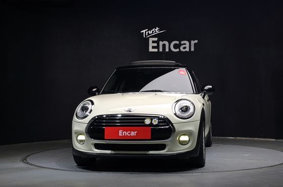 Mini Cooper 5Door HIGH 3rd — пробег 105 018 км — фото 3 из 5