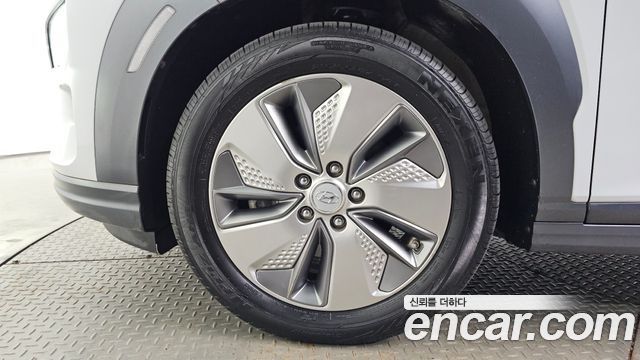 Hyundai Kona Premium — пробег 178 694 км — фото 5 из 5