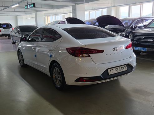 Hyundai AVANTE 1.6 Style — пробег 128 000 км — фото 4 из 5