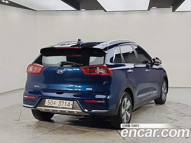 Kia Niro 1.6 Plug-in HEV Noblesse — пробег 188 505 км — фото 4 из 5