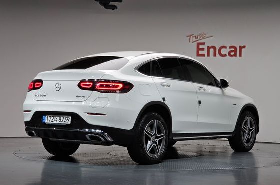 Mercedes-Benz GLC-Class GLC300e 4MATIC Coupe — пробег 33 359 км — фото 2 из 5