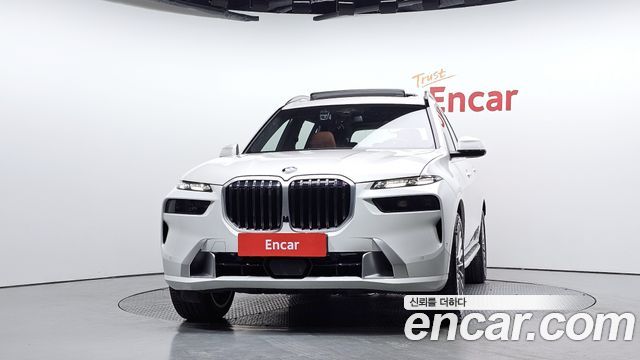 BMW X7 xDrive 40i Design Pure Excellence 7-Seater — пробег 10 538 км — фото 3 из 5