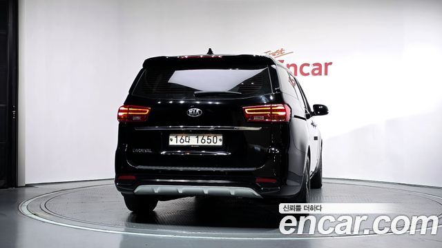 Kia Carnival 9-Seater Luxury — пробег 192 327 км — фото 4 из 5