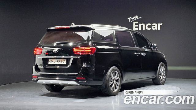 Kia Carnival из Кореи Encar