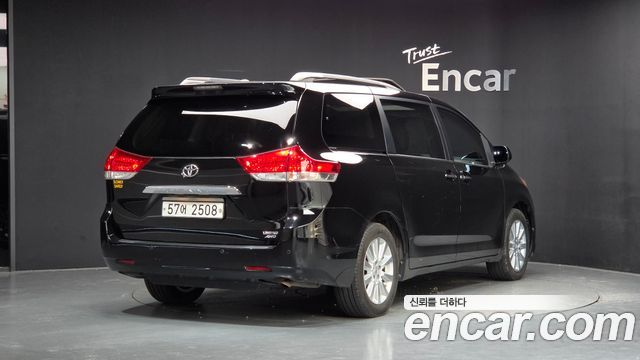 Toyota Sienna 3.5 AWD — пробег 95 634 км — фото 2 из 5