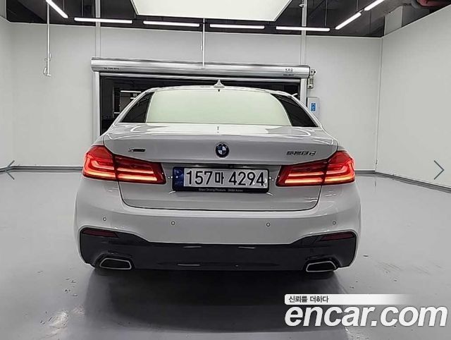 BMW 5-Series 520d xDrive M Sport Package Plus — пробег 129 847 км — фото 3 из 5