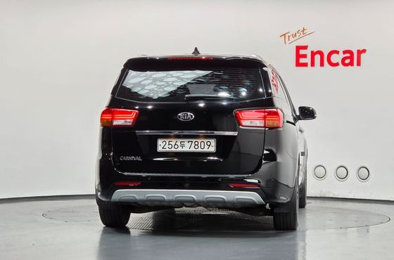 Kia Carnival 9-seater Luxury — пробег 217 832 км — фото 4 из 5