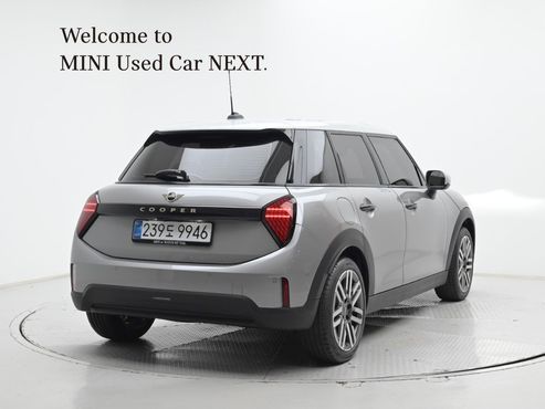 Mini Cooper 5Door Essential — пробег 34 км — фото 2 из 5