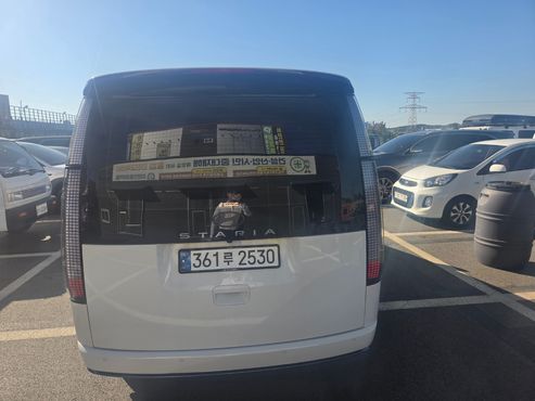 Hyundai Staria HEV 1.6 Lounge 9-Seater Inspiration — пробег 27 700 км — фото 2 из 5