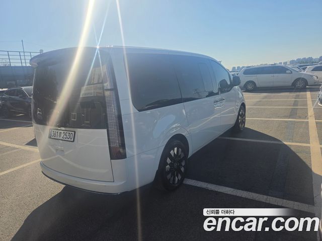 Hyundai Staria HEV 1.6 Lounge 9-Seater Inspiration — пробег 27 700 км — фото 4 из 5