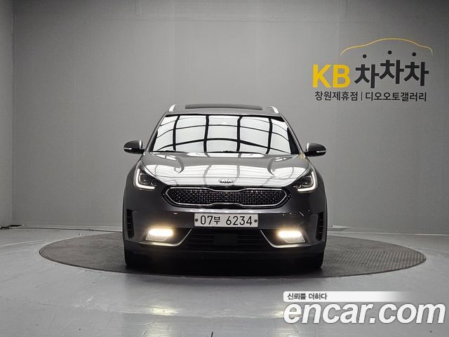 Kia Niro Noblesse — пробег 128 940 км — фото 1 из 5