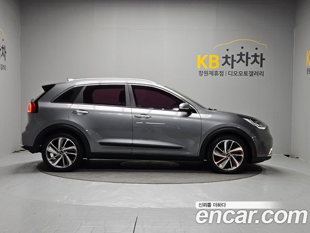 Kia Niro Noblesse — пробег 128 940 км — фото 3 из 5