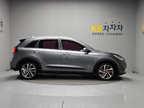 Kia Niro Noblesse — пробег 128 940 км — фото 3 из 5