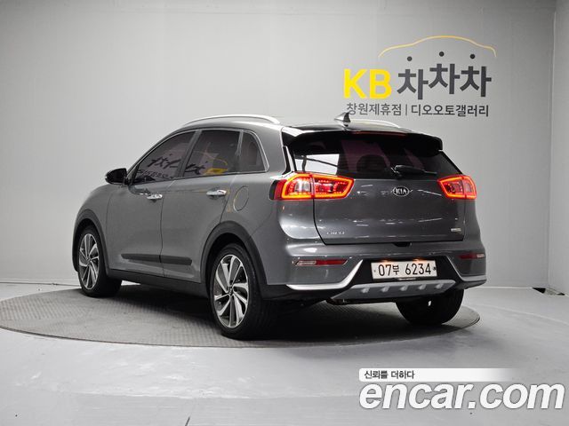 Kia Niro Noblesse — пробег 128 940 км — фото 5 из 5