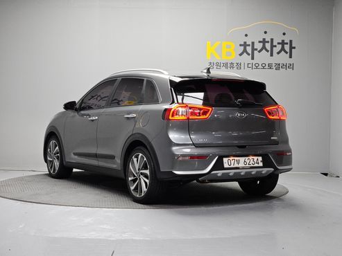Kia Niro Noblesse — пробег 128 940 км — фото 5 из 5